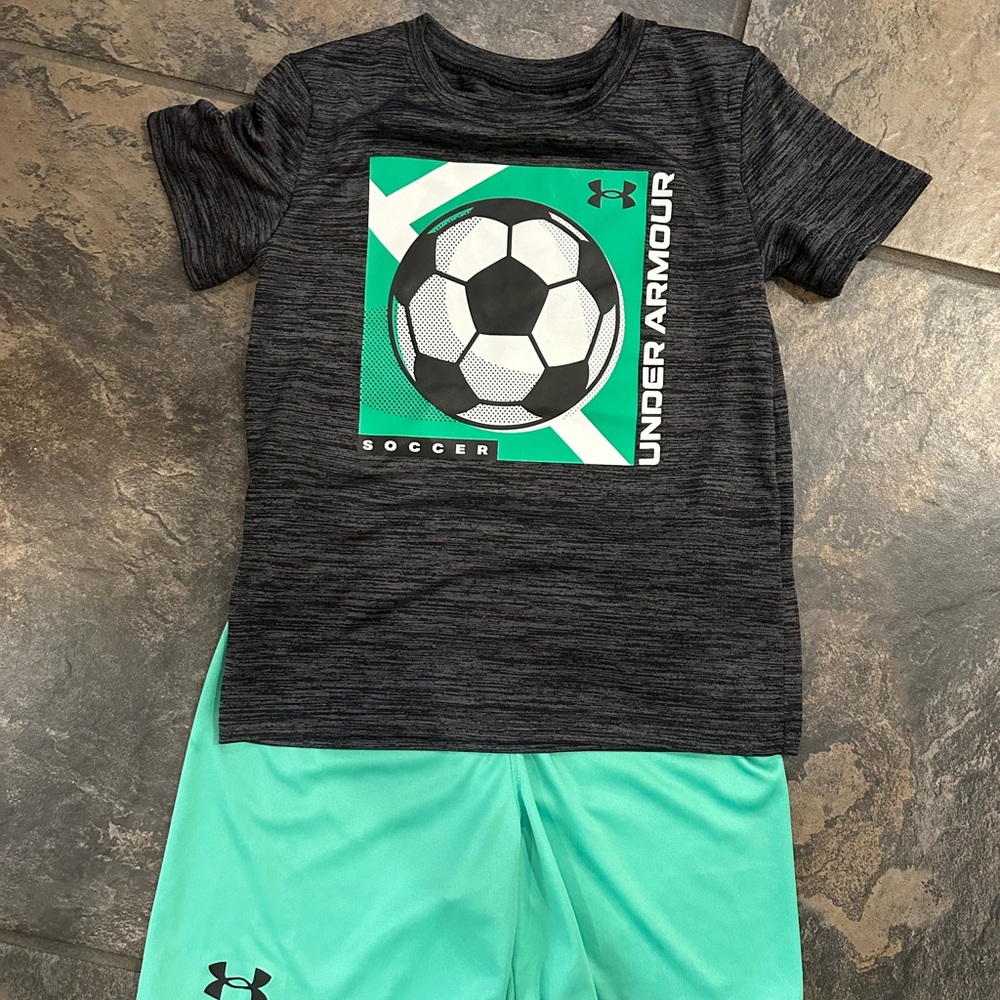 NWOT! size 5 under armour soccer set